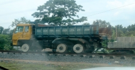 অদ্ভুত ট্রাক ট্রেন!