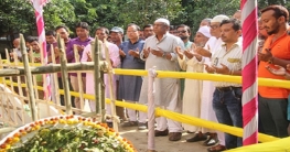 এরশাদের কবর জিয়ারত করলেন বাণিজ্যমন্ত্রী টিপু মুন্সি